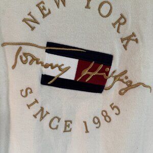 TOMMY HILFIGER NEW YORK CREAM SWEATER LONG SLEEVE SIZE XL